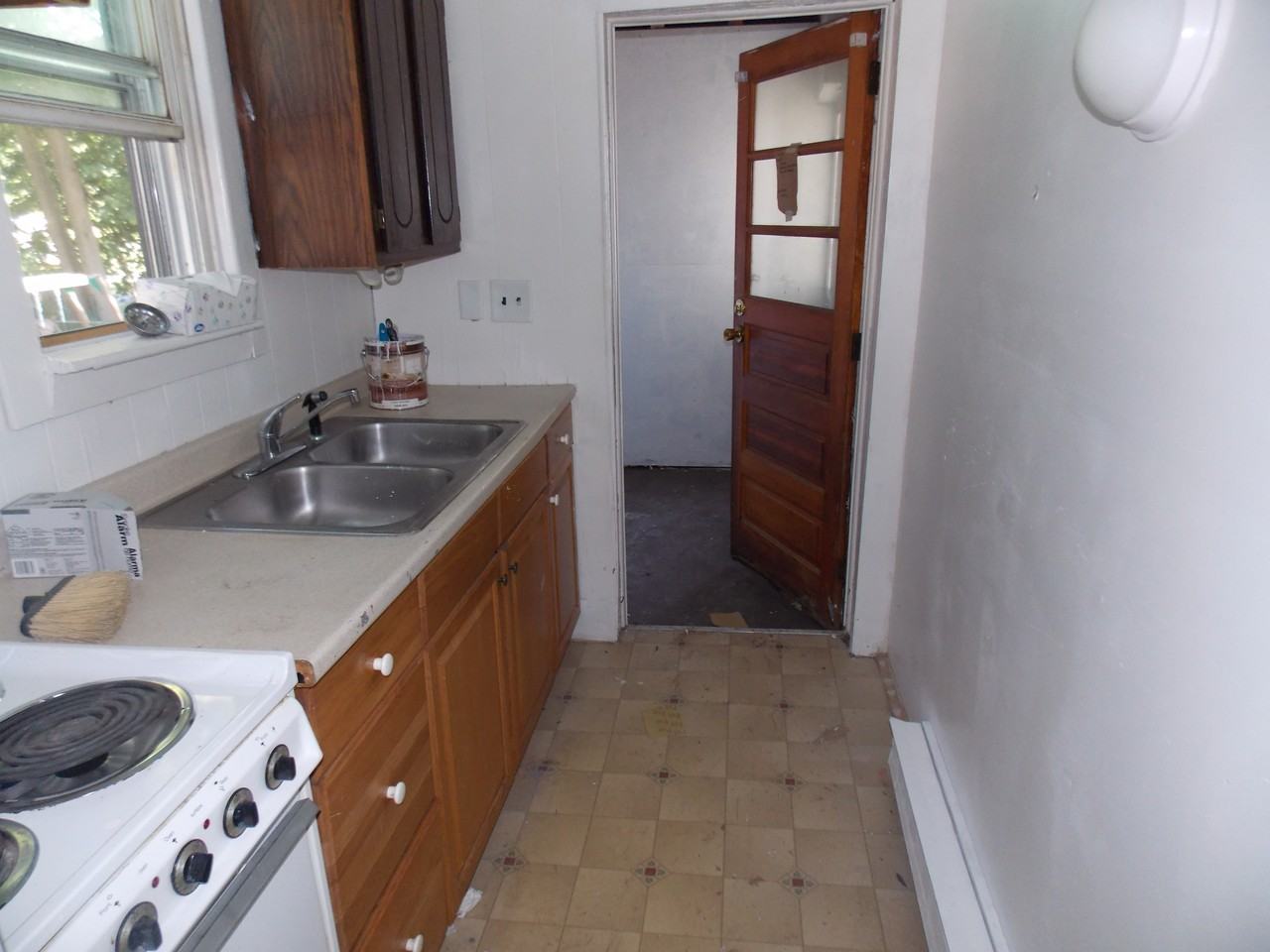 19 Simpson St #2 - Photo 2 of 7