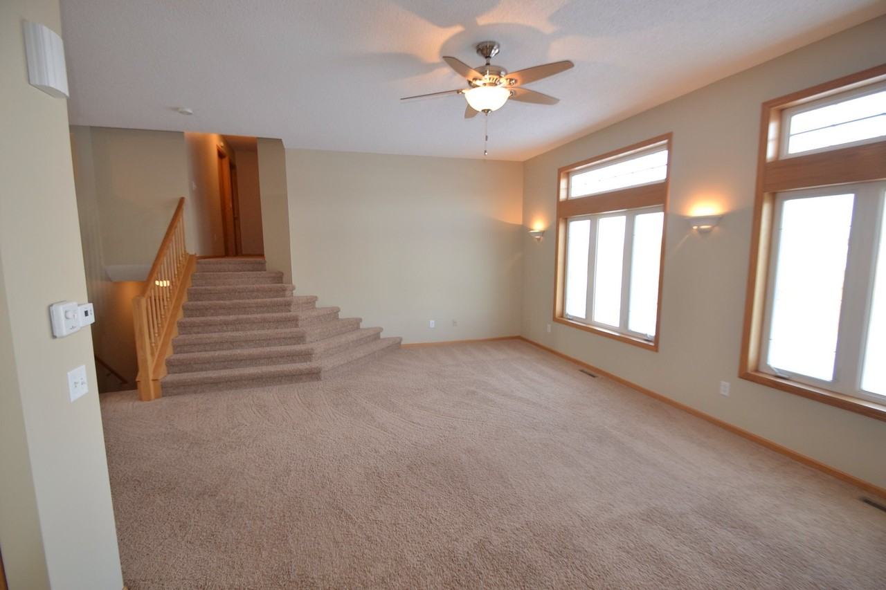 61 Dakota Ave - Photo 3 of 13