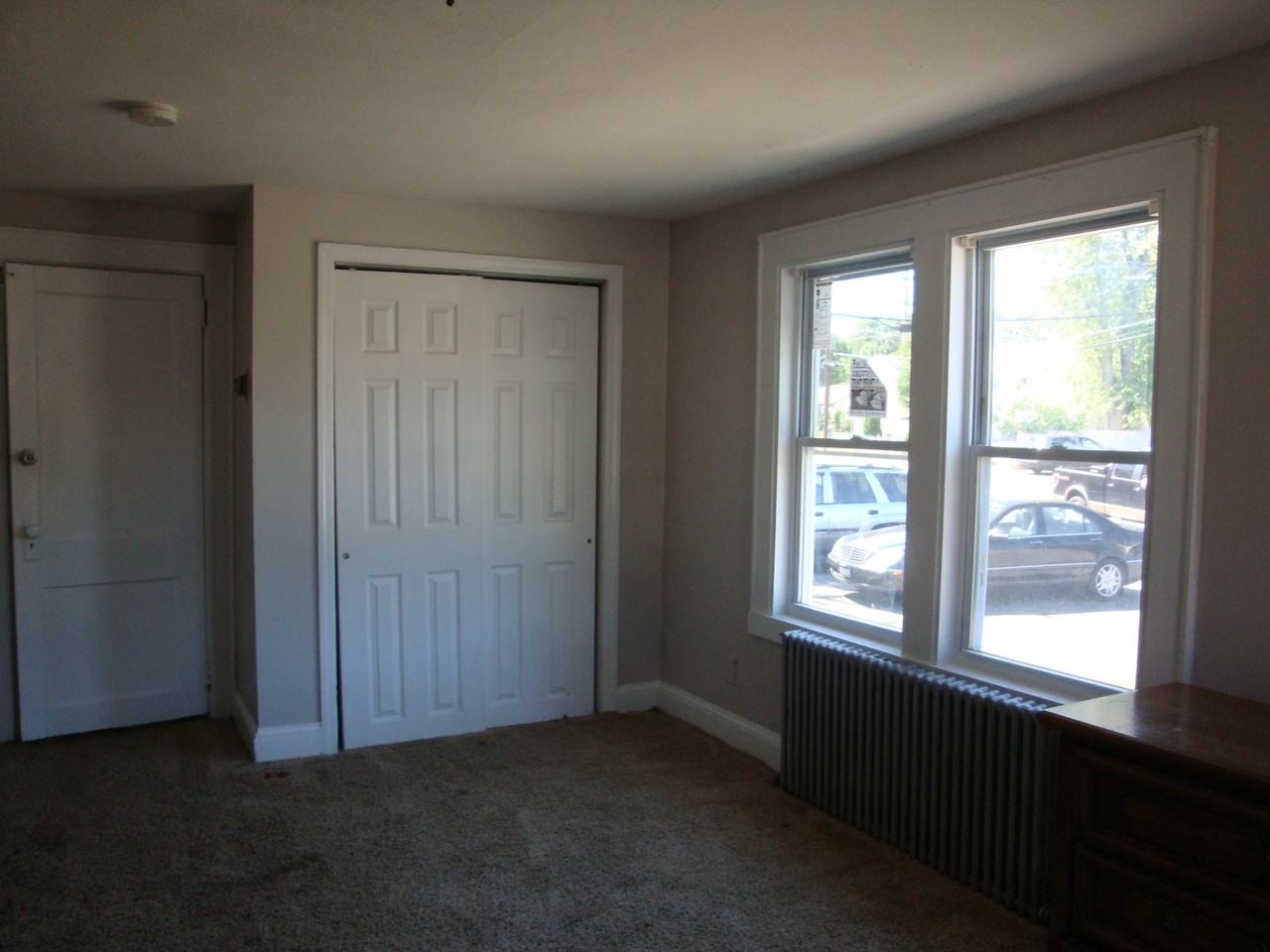 135 Ramapo Rd - Photo 3 of 9