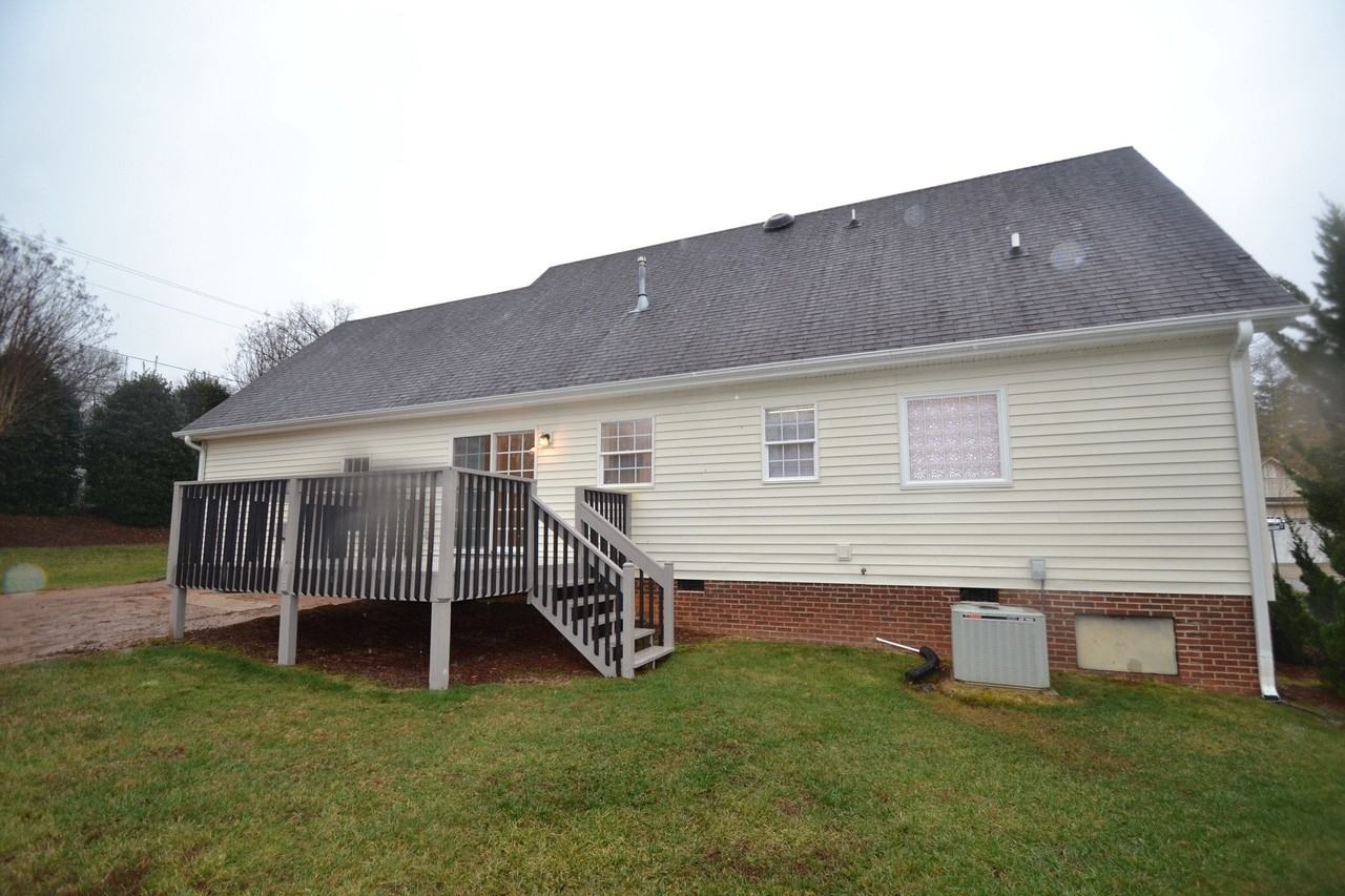5101 Old Plantation Cir - Photo 2 of 10