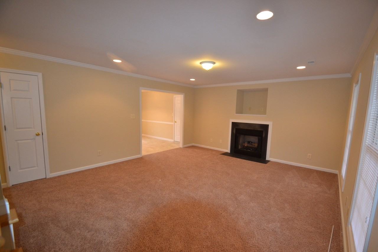 5101 Old Plantation Cir - Photo 3 of 10