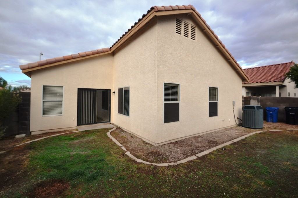 8105 E Olla Ave - Photo 2 of 13