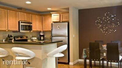 Vermont Apartment Homes - Photo 2 of 9