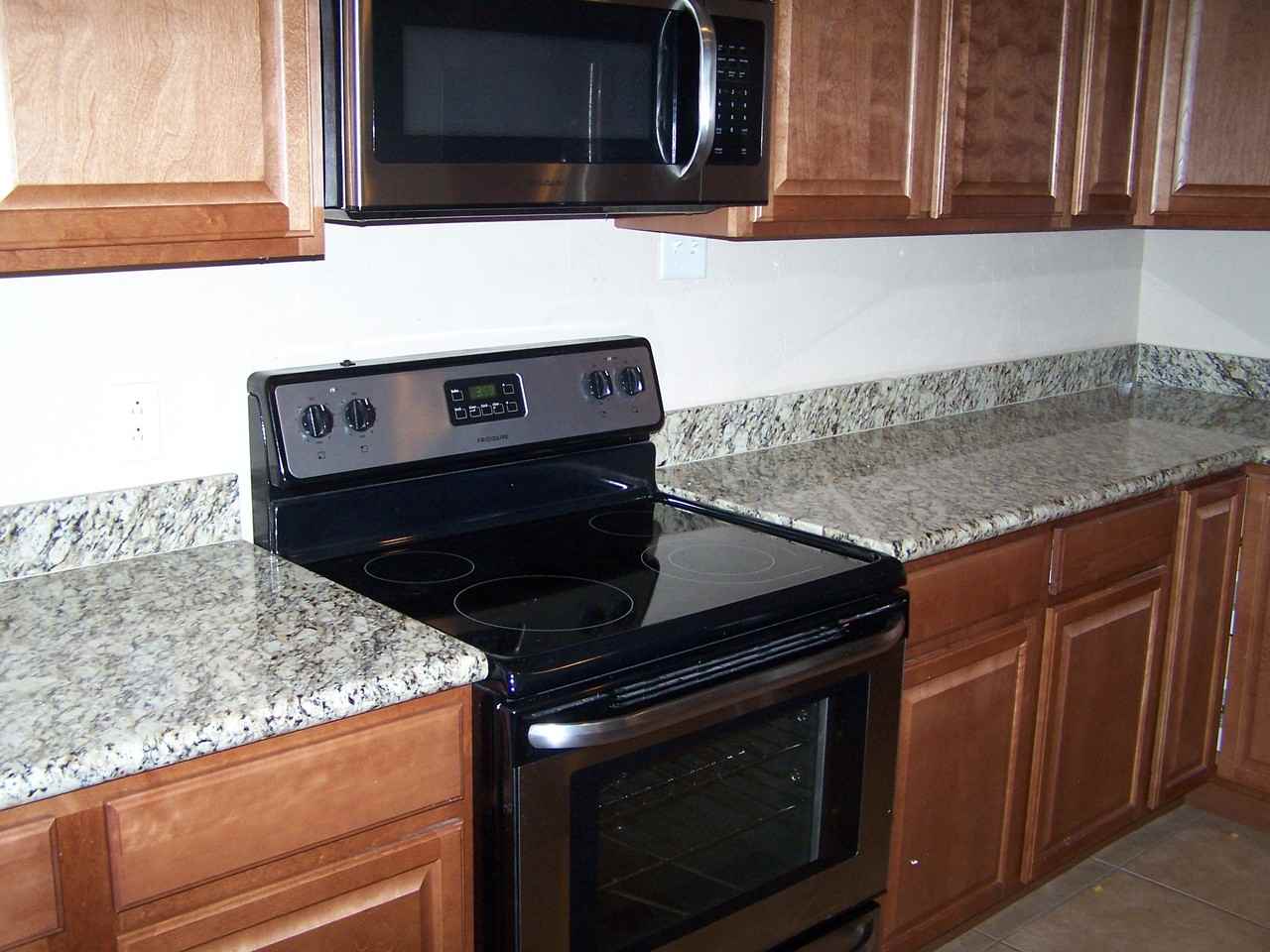 6732 E Moreland St - Photo 3 of 19