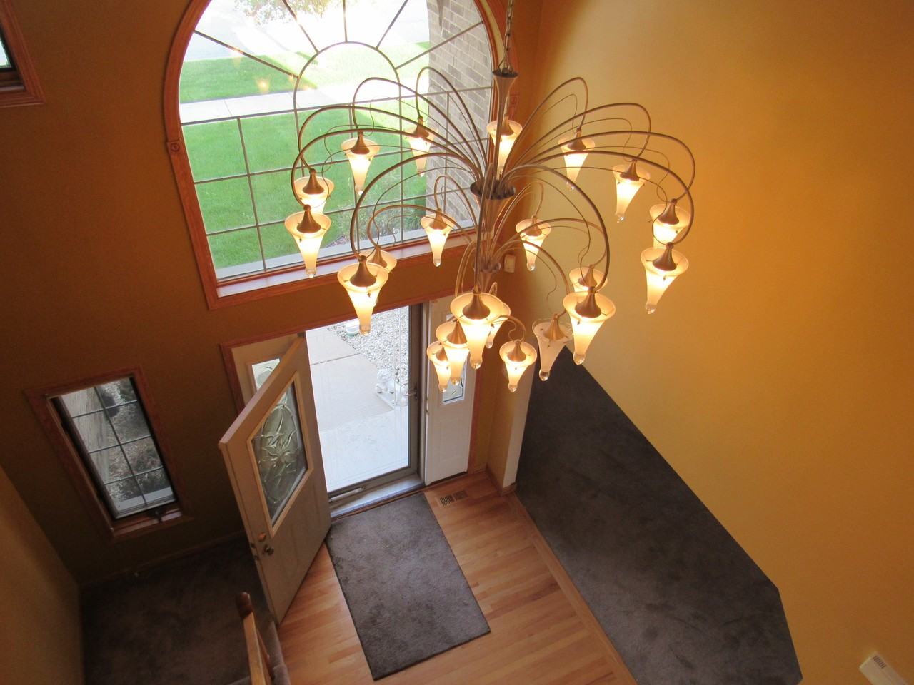 21138 Vivienne Dr - Photo 2 of 14