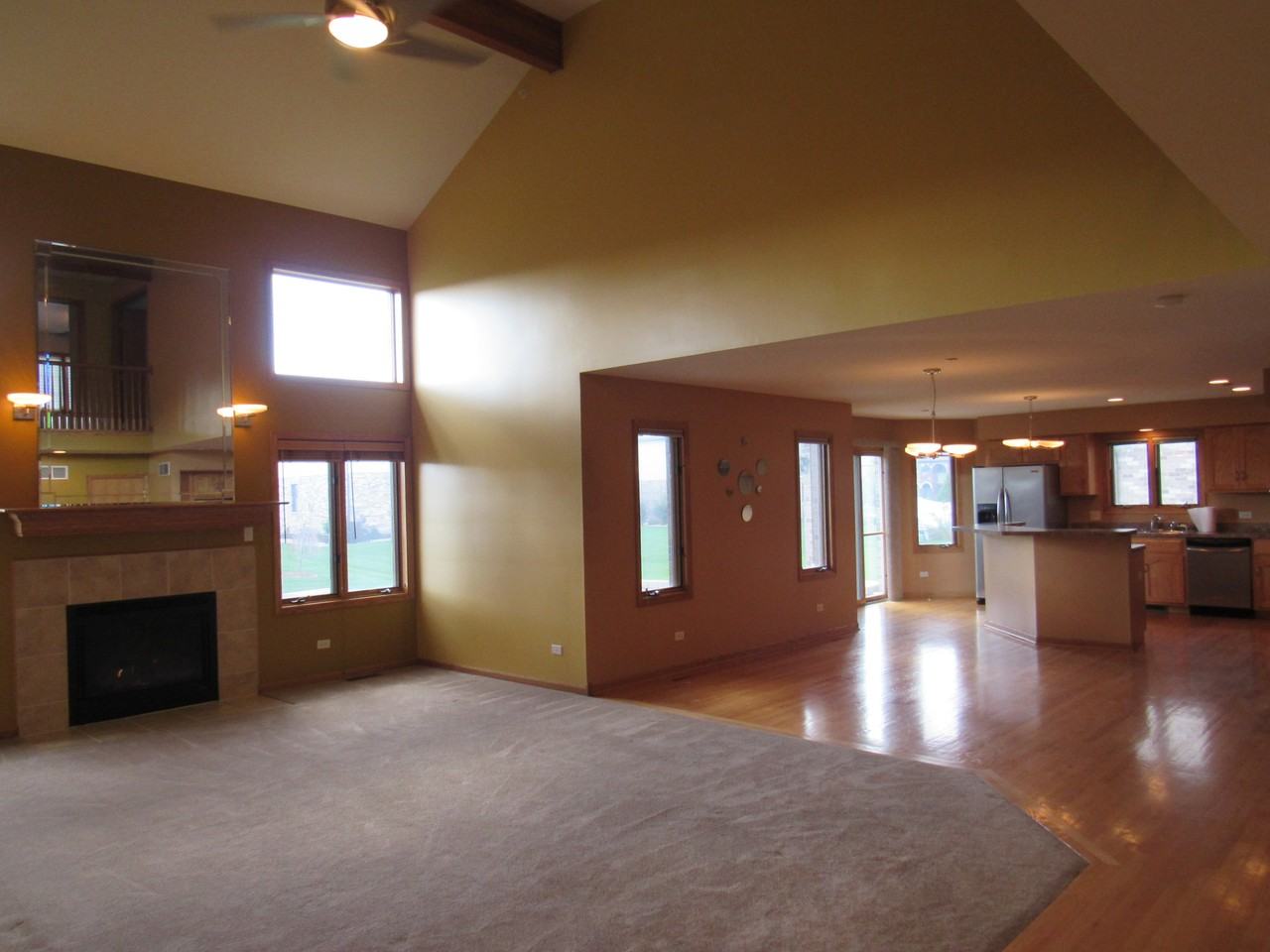 21138 Vivienne Dr - Photo 3 of 14