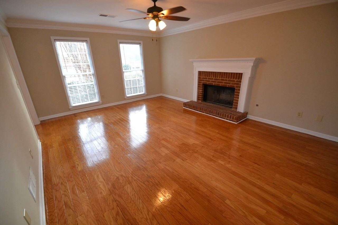 613 Dahlia Way - Photo 2 of 13