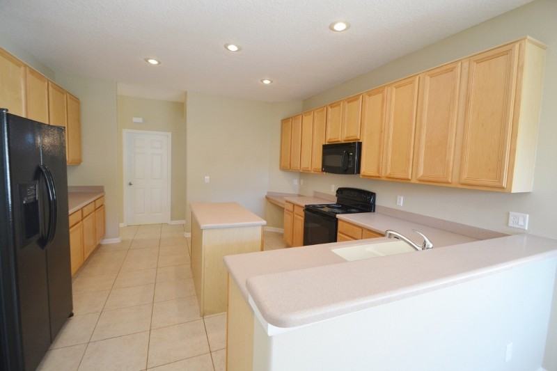 930 Kingsridge Cir - Photo 2 of 12