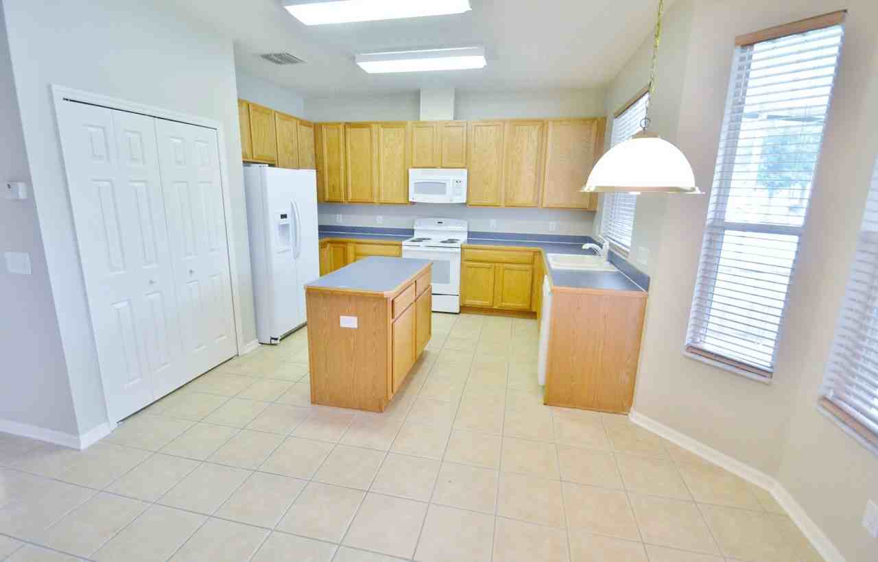 1975 Fruitridge St - Photo 2 of 14