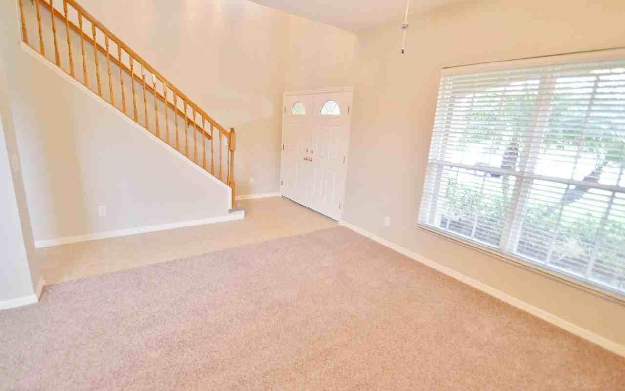 1975 Fruitridge St - Photo 3 of 14