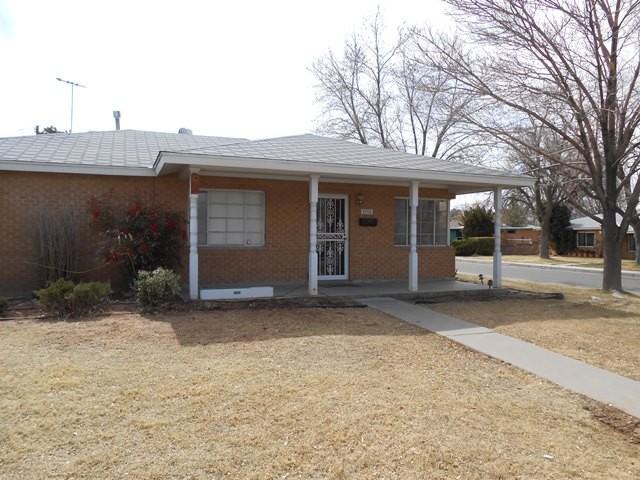 5702 Hannett Ave NE - Photo 2 of 10