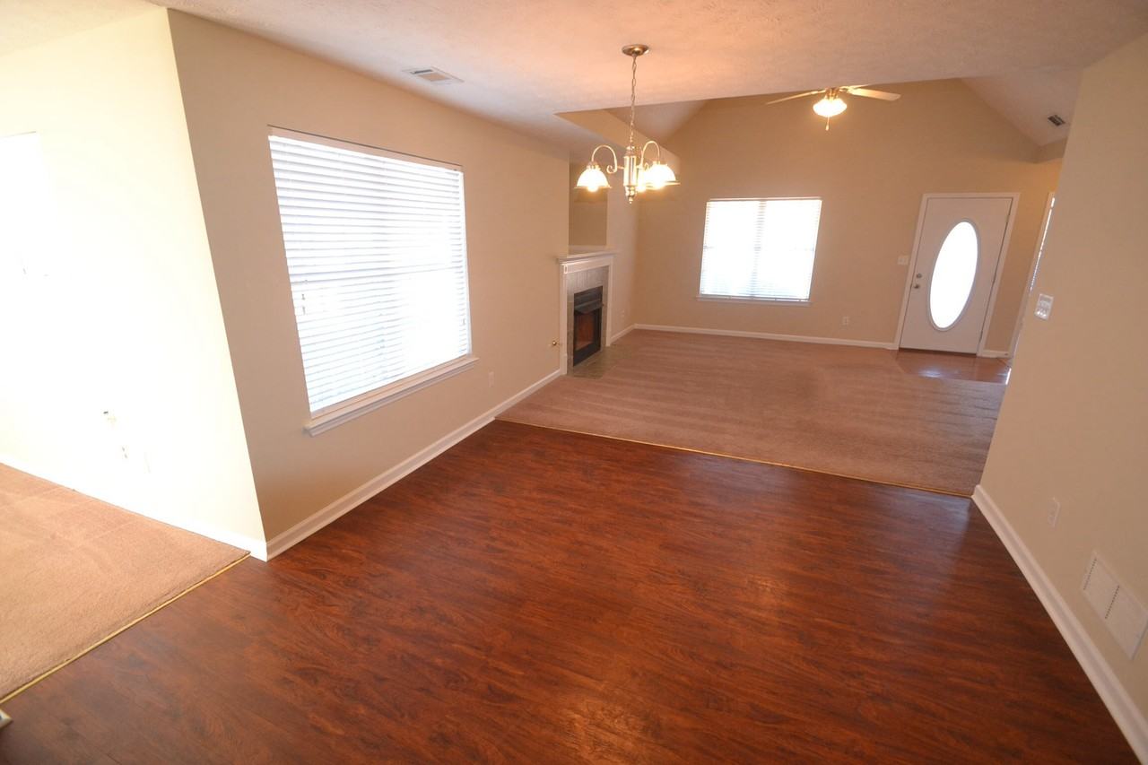 410 Kimbell Way - Photo 2 of 7