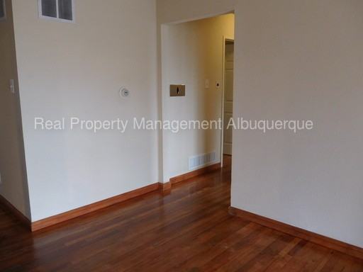 929 Dakota St SE - Photo 3 of 19