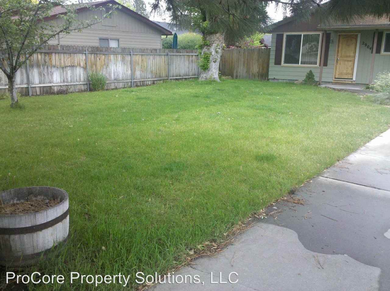 2904 N Wymosa St - Photo 3 of 11