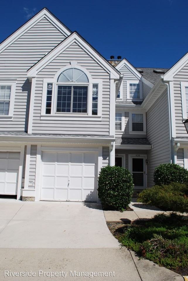 324 Overlook Dr - Photo 2 of 31