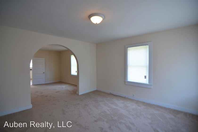 1024 8th Ave - Photo 2 of 14