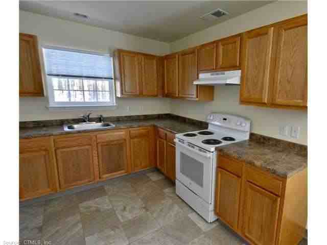 77 Lyme St #G - Photo 3 of 16