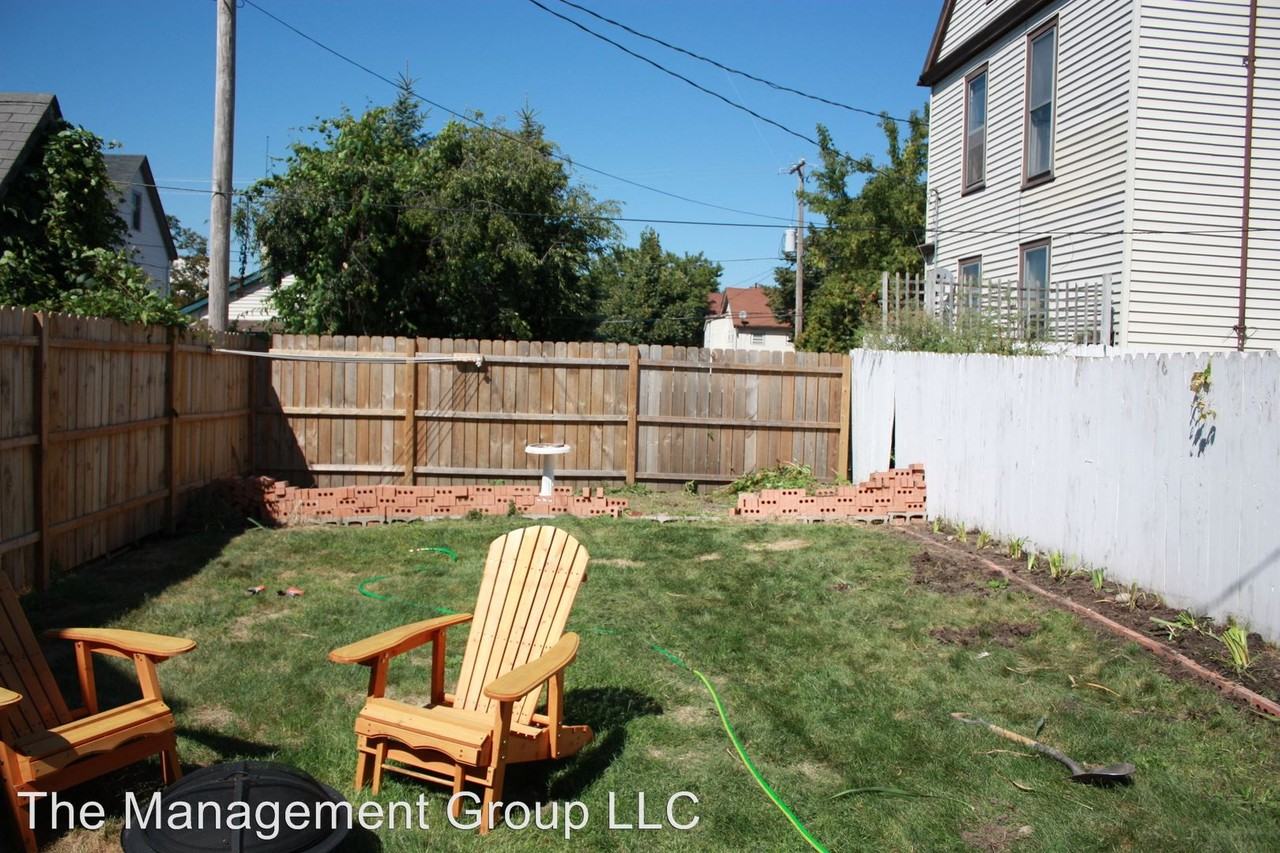 826 E Brady St - Photo 3 of 15