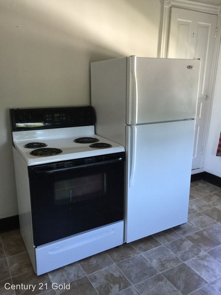 11 Maple St #2 - Photo 3 of 4