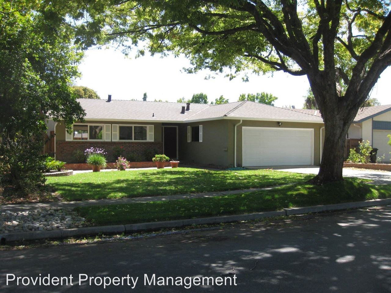 1586 Lyle Dr - Photo 2 of 11