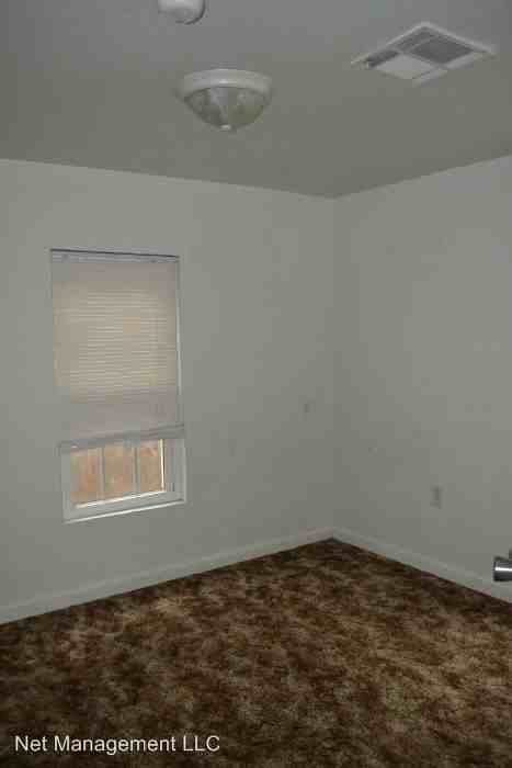 211 W Himes St - Photo 2 of 6