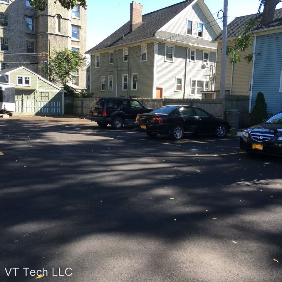 392 Alexander St - Photo 3 of 30