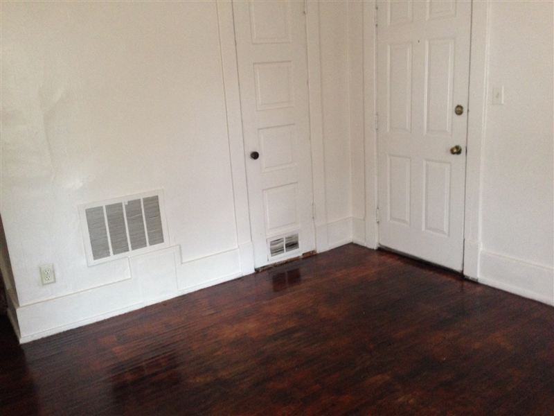 249 Eastern Ave SE - Photo 3 of 12