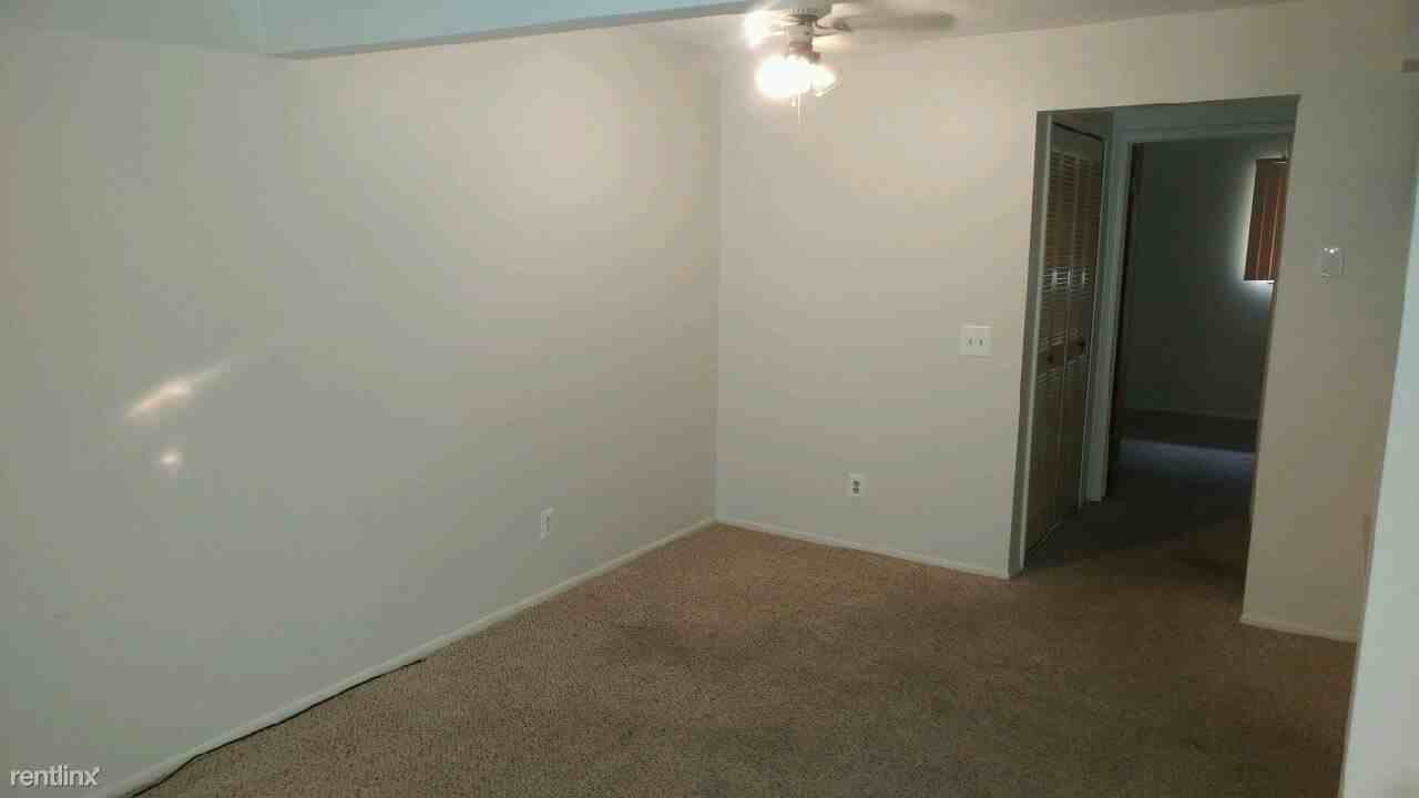 36049 Main St - Photo 3 of 5