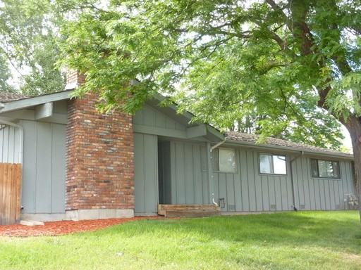 7840 W 80th Cir - Photo 2 of 8