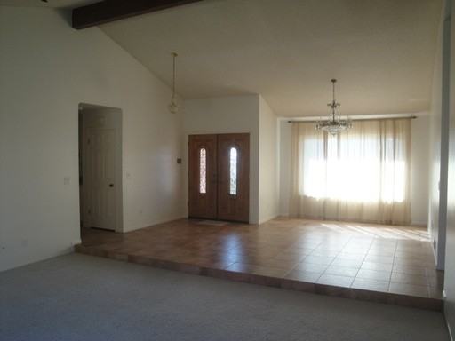 657 Woodbridge Ct - Photo 3 of 9