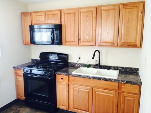 871 Miller St - Photo 2 of 7