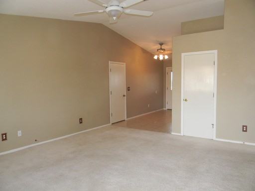 114 Buffalo Dr - Photo 2 of 13