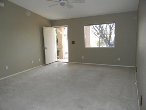 114 Buffalo Dr - Photo 3 of 13