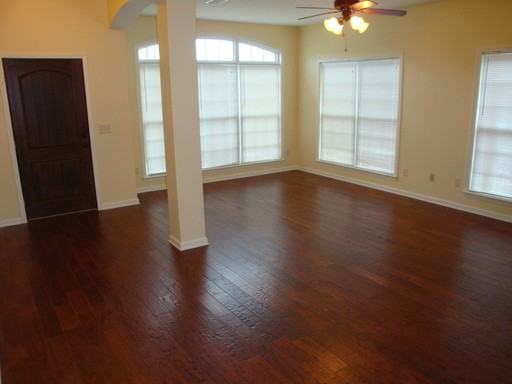 243 Veritas Dr - Photo 2 of 5