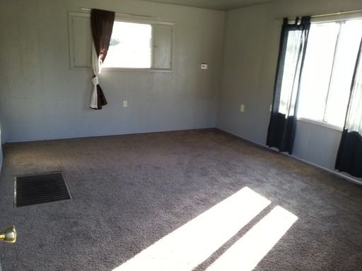 759 E Grant St - Photo 3 of 7