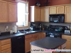 627 NE Elm St - Photo 3 of 15