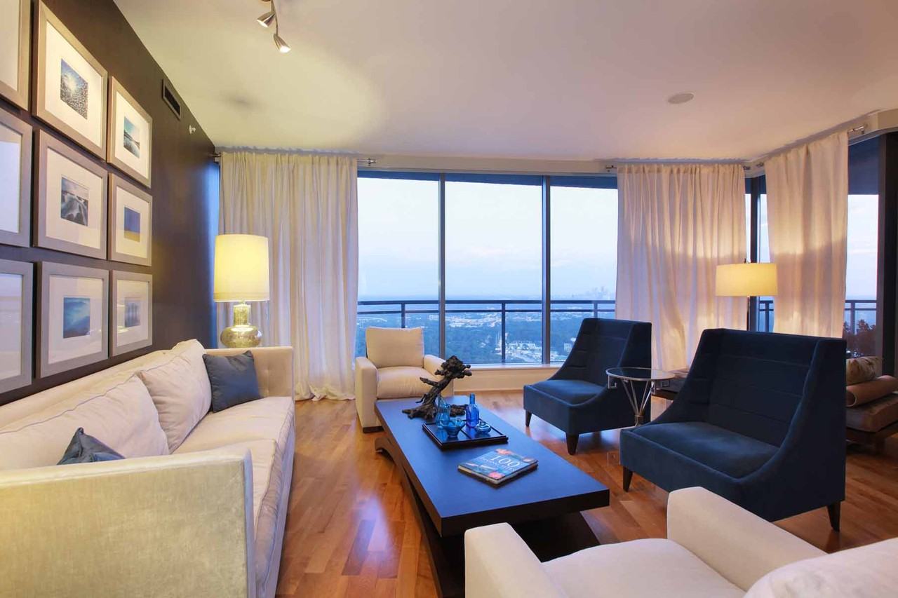 3344 Peachtree Rd #4004 - Photo 3 of 16