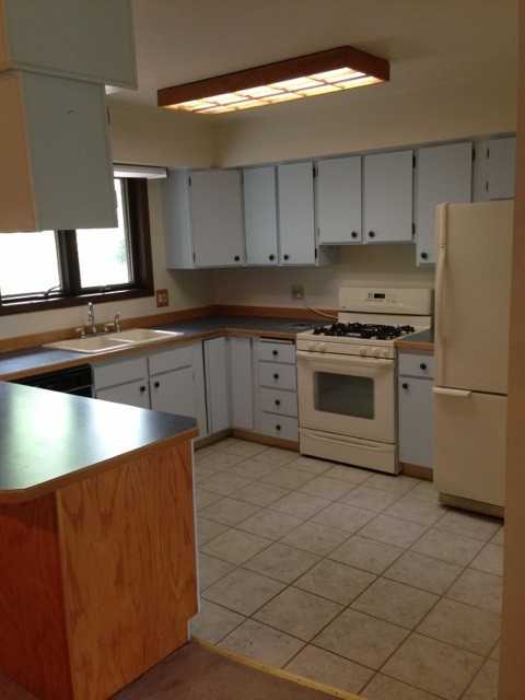 1443 Moore St - Photo 2 of 16