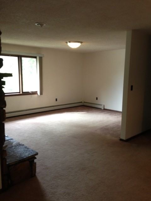 1443 Moore St - Photo 3 of 16