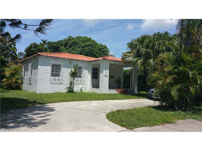 708 Boabadilla St - Photo 3 of 7