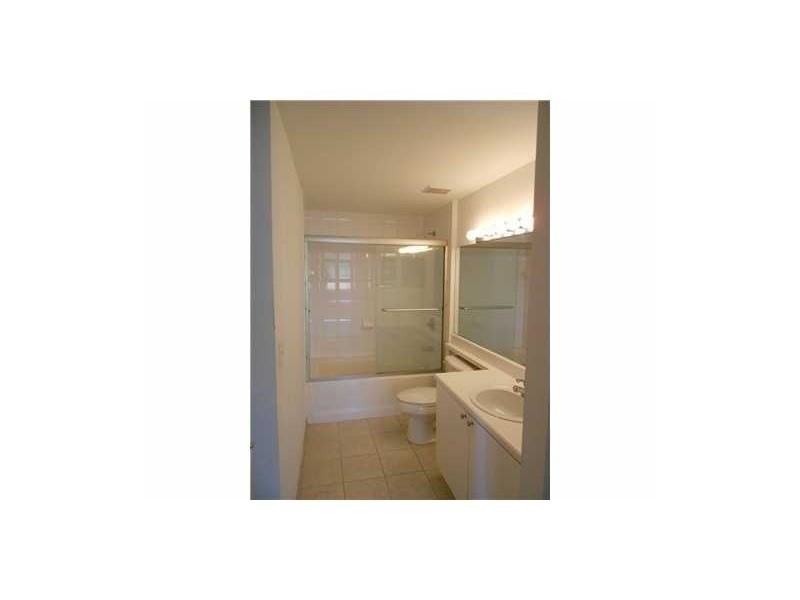 7920 N Nob Hill Rd - Photo 2 of 7