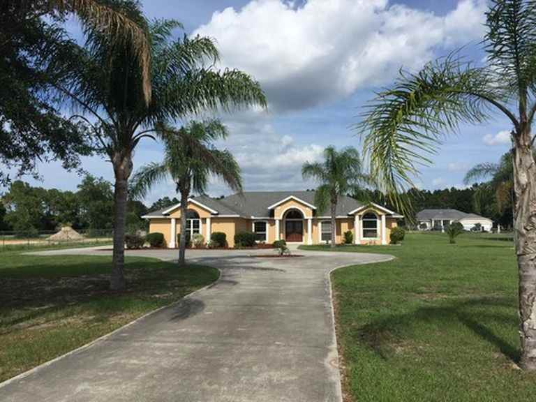 12930 Phillips Rd - Photo 2 of 13