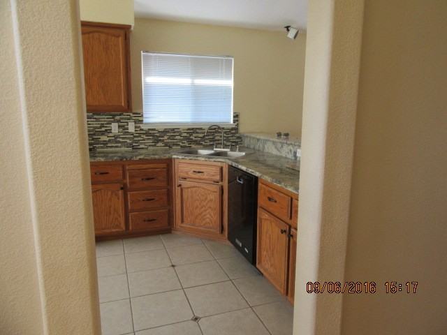 8526 Shadow Crest Cir - Photo 3 of 11