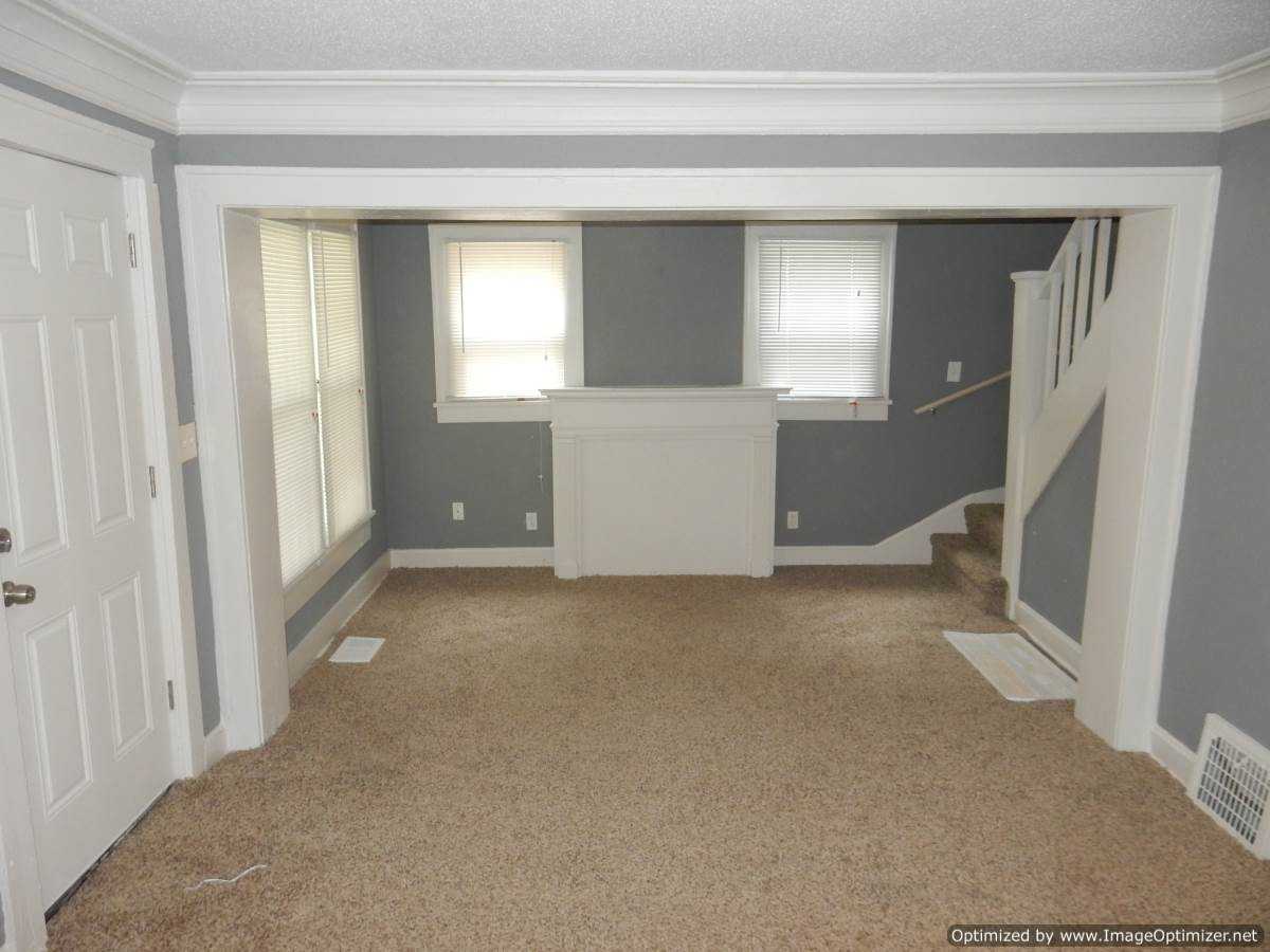 2534 E 68th Terrace - Photo 2 of 11