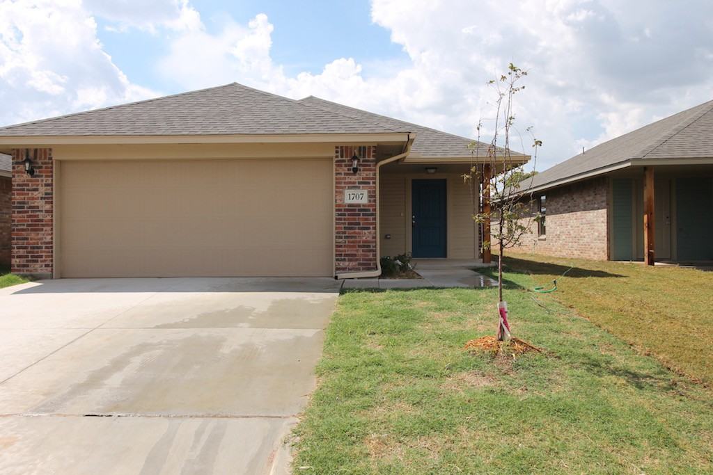 1707 Everglade Ct - Photo 2 of 14