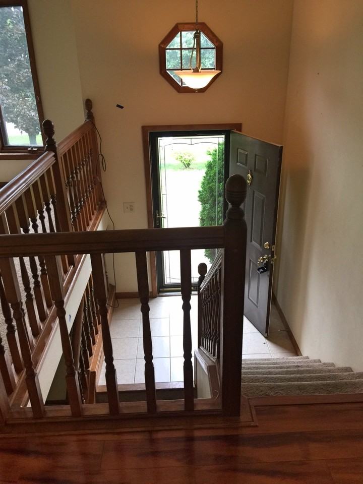 696 Colony Ave - Photo 2 of 10