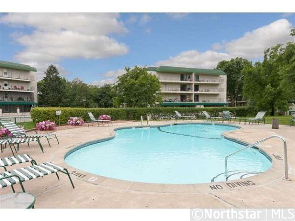 Greenbrier - Photo 3 of 9