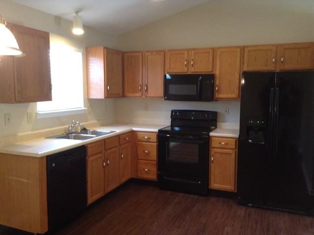 124 Haley Ln - Photo 3 of 11