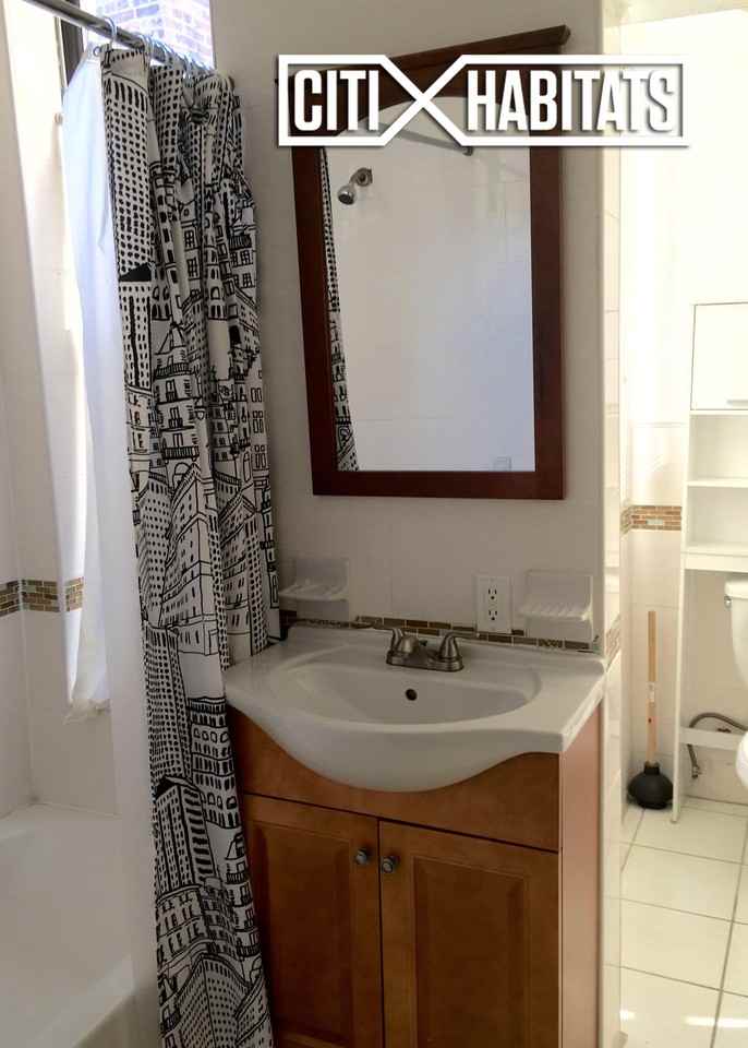 320 E 109th St #18 - Photo 3 of 5