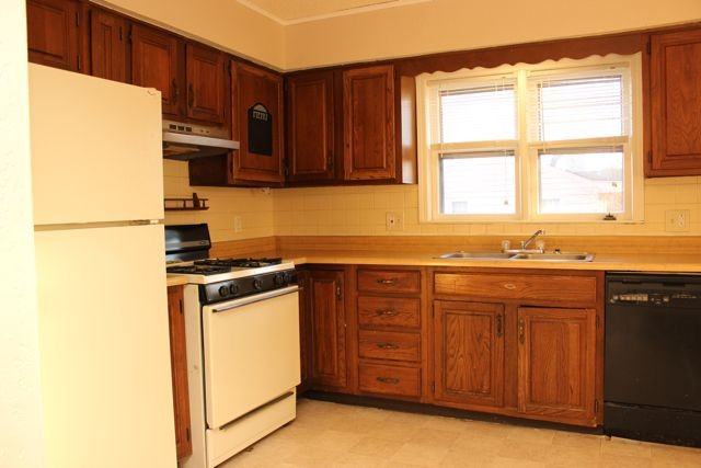 621 N Lakeview Ave - Photo 3 of 6